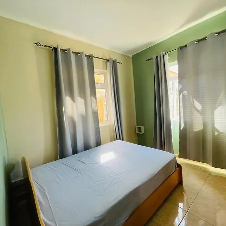 3 Bedroom Apartment In Pereybere Pereybere Beach Exterior photo