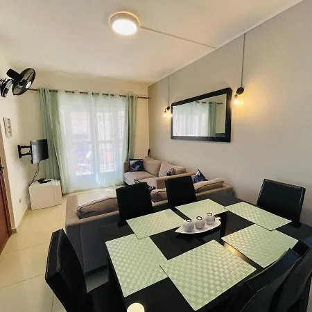 3 Bedroom Apartment In Pereybere Pereybere Beach Exterior photo